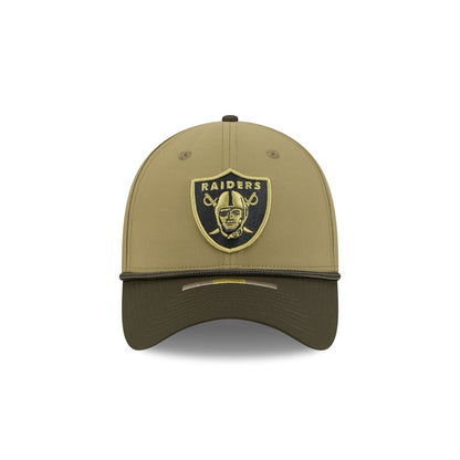 Las Vegas Raiders 2025 Salute to Service 39THIRTY Stretch Fit Hat